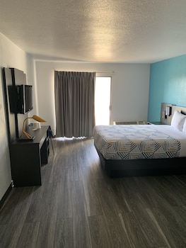 Standard Room, 1 Queen Bed, Non Smoking