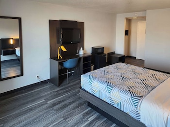 Standard Room, 1 Queen Bed, Non Smoking