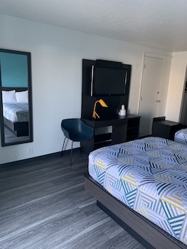 Standard Room, 2 Double Beds, Non Smoking