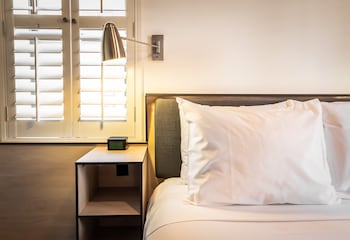Room (Full Pod)