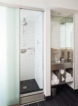 Room, Private Bathroom (Single Pod)