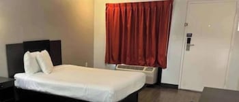 Standard Room, 1 Queen Bed, Accessible, Non Smoking