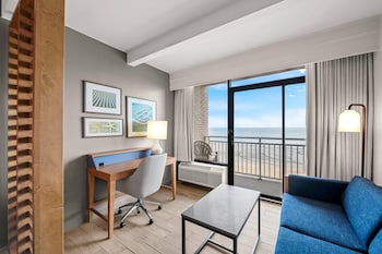 Studio Suite, 1 King Bed, Oceanfront (NonSmoking  )