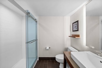 Studio Suite, 2 Queen Beds, Oceanfront (NonSmoking  )