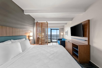 Studio Suite, 1 King Bed, Oceanfront (NonSmoking  )