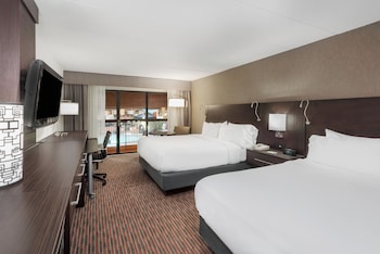 Standard Room, 2 Queen Beds, Pool View