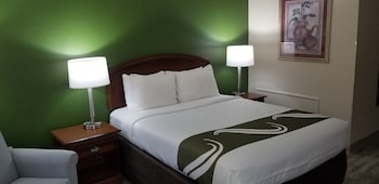 Standard Room, 1 Queen Bed, Non Smoking