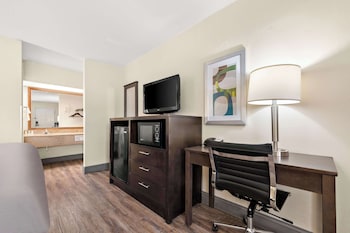 Standard Room, 1 King Bed, Non Smoking