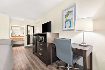 Standard Room, 2 Queen Beds, Non Smoking