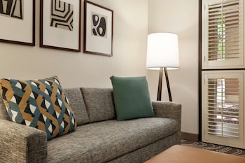 Basic Room, 1 King Bed, Non Smoking