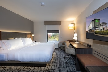 Standard Room, 1 King Bed