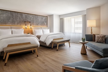 Studio Suite, 2 Queen Beds (Mobility Accessible, Tub)