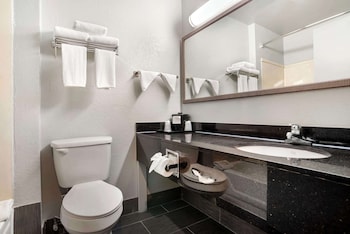 Suite, 1 King Bed with Sofa bed, Non Smoking