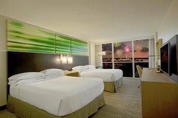 Room, 2 Queen Beds, Non Smoking (Universal View)