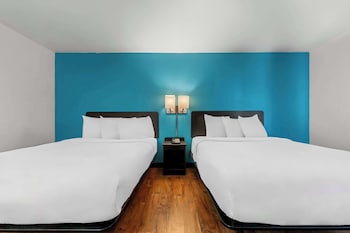 Room, 2 Queen Beds, Non Smoking