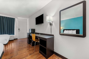 Room, 2 Queen Beds, Non Smoking