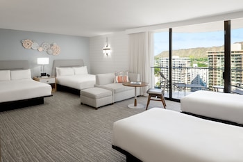 Family Jr. Suite 4beds, 2 Double & 2 Twin, Sofa bed, Kealohilani Twr, Balcony