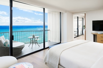 Queen Suite, 1 Bedroom, 1 King, Oceanfront, Kealohilani Twr, Corner Room