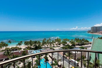 1 Bedroom Suite, Oceanfront, 2 Double, Sofa bed, Kealohilani Twr, Corner room, Balcony