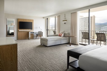 City View, Jr. Suite, 1 King, Sofa bed, Balcony
