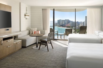 Ocean Front, 2 Double, Kealohilani Twr, Balcony