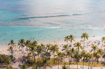 Queen Suite, 1 Bedroom, 1 King, Oceanfront, Kealohilani Twr, Corner Room