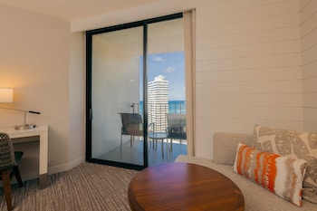 Paoakalani Ocean View, 2 Double, Balcony