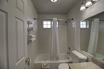Room, 2 Queen Beds, Non Smoking (Pet-Friendly)
