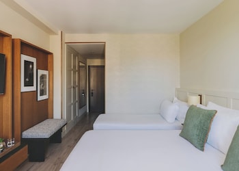 Superior Double Room (With extra bed)