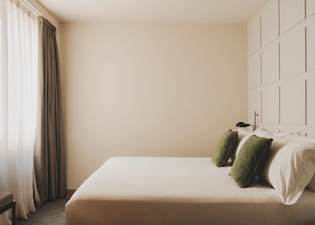 Deluxe Double Room Single Use