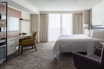 Room, 1 King Bed, Corner