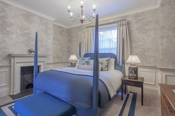 Suite (Georgian Suite)