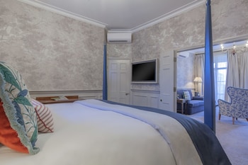 Suite (Georgian Suite)