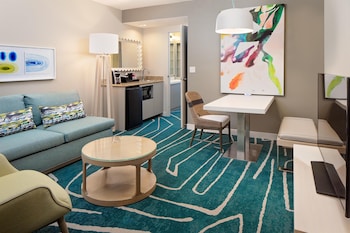 Suite, 1 King Bed, Non Smoking