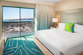 Room, 1 King Bed, Balcony, Bay View