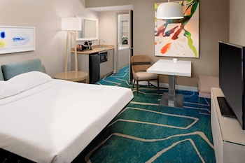 Suite, 1 King Bed, Non Smoking