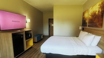 Studio Suite, 1 Queen Bed, Non Smoking