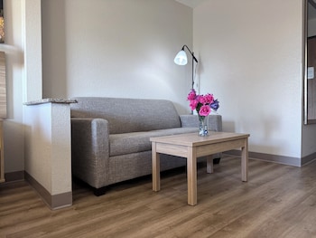 Studio Suite, 1 King Bed, Non Smoking