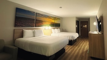 Deluxe Room, 2 Queen Beds, Non Smoking
