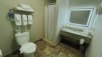 Deluxe Studio Suite, 1 King Bed, Non Smoking