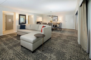 Executive Suite, 1 King Bed with Sofa bed