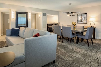 Executive Suite, 1 King Bed with Sofa bed