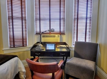 Executive Room, 1 Queen Bed