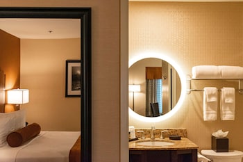 Suite, 1 Double Bed, Accessible, Bathtub (with Sofabed)