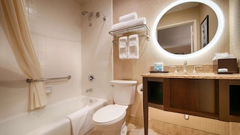Suite, 1 Double Bed, Accessible, Bathtub (with Sofabed)