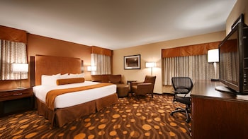 Suite, 1 King Bed, Non Smoking, Refrigerator & Microwave (with Sofabed)