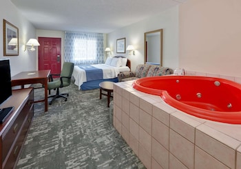 Suite, 1 King Bed, Smoking