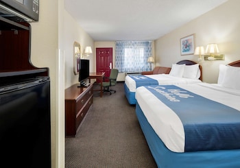 Suite, 2 Queen Beds, Non Smoking