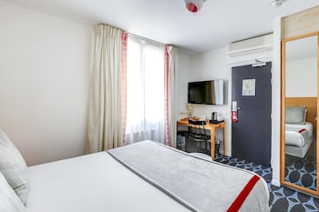 Family Room ( 2 Rooms) - Complimentary soft minibar,courtesy tray, Chromecast and digital press