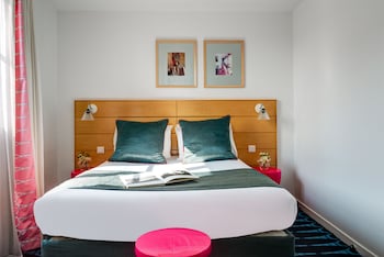 Apartment - Complimentary soft minibar,courtesy tray, Chromecast and digital press